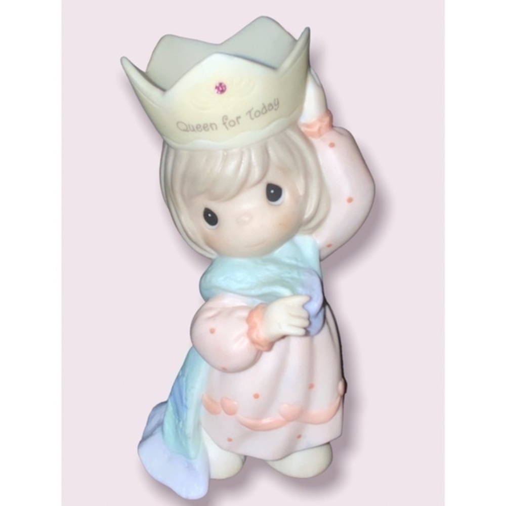 Precious Moments 1999 “Mom, You’re A Royal Gem” 5” Porcelain Figurine